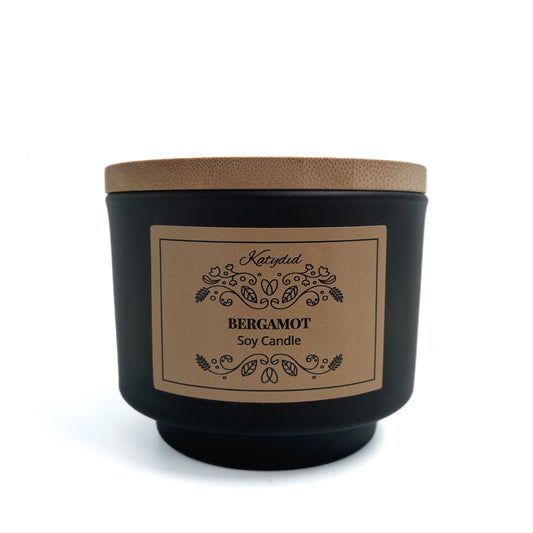 This candle scent is the crisp, citrusy aroma of sun-ripened bergamot. Hand poured using natural soy wax.  Small 250ml