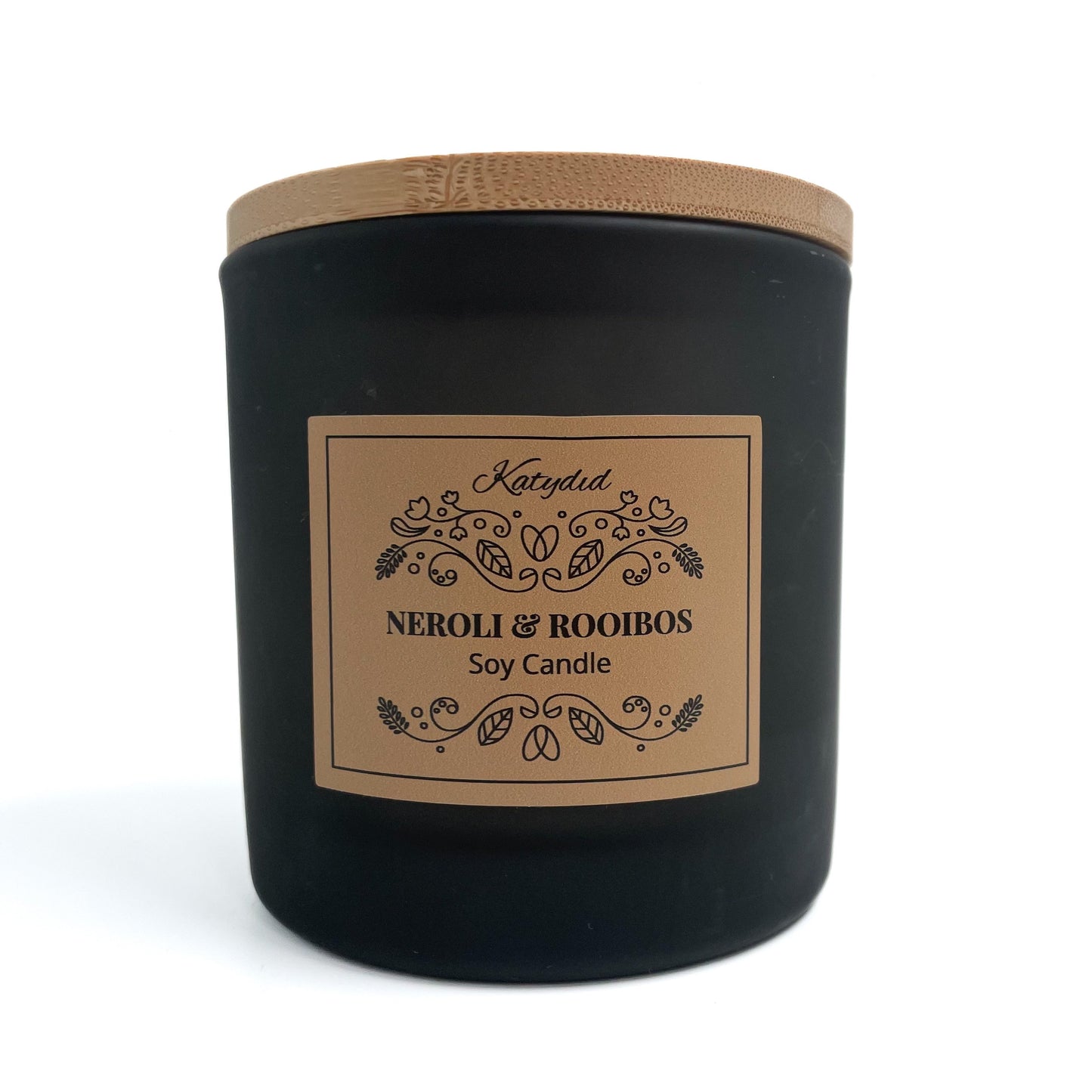 Neroli & Rooibos Candle brings a burst of fresh orange blossom, while the rich earthy notes of rooibos tea add soothing depth. Hand poured using natural soy wax. Large 500ml