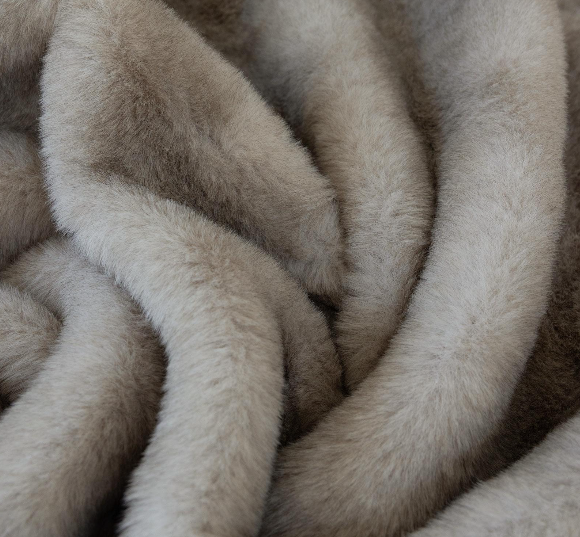 Large, plush, soft and cosy faux fur blanket in ecru colour 260cm x 160cm