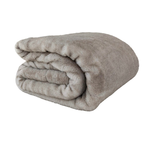 Large soft and cosy faux fur blanket in ecru colour 260cm x 160cm